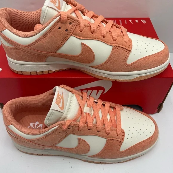 NIKE WMNS DUNK LOW SOFT PEARL/APRICOT AGATE-WHITE
 Athletic Sneakers - Picture 4 of 16